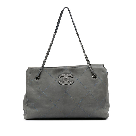 Pre-Loved Chanel Large Calfskin Ultra Stitch Hamptons Enamel CC Tote - Picture 1 of 9